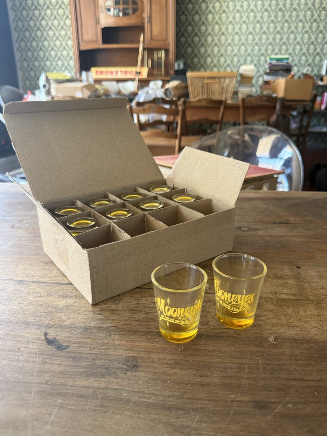 Mooneyes Shot-Gläser · 10 Stück im Karton