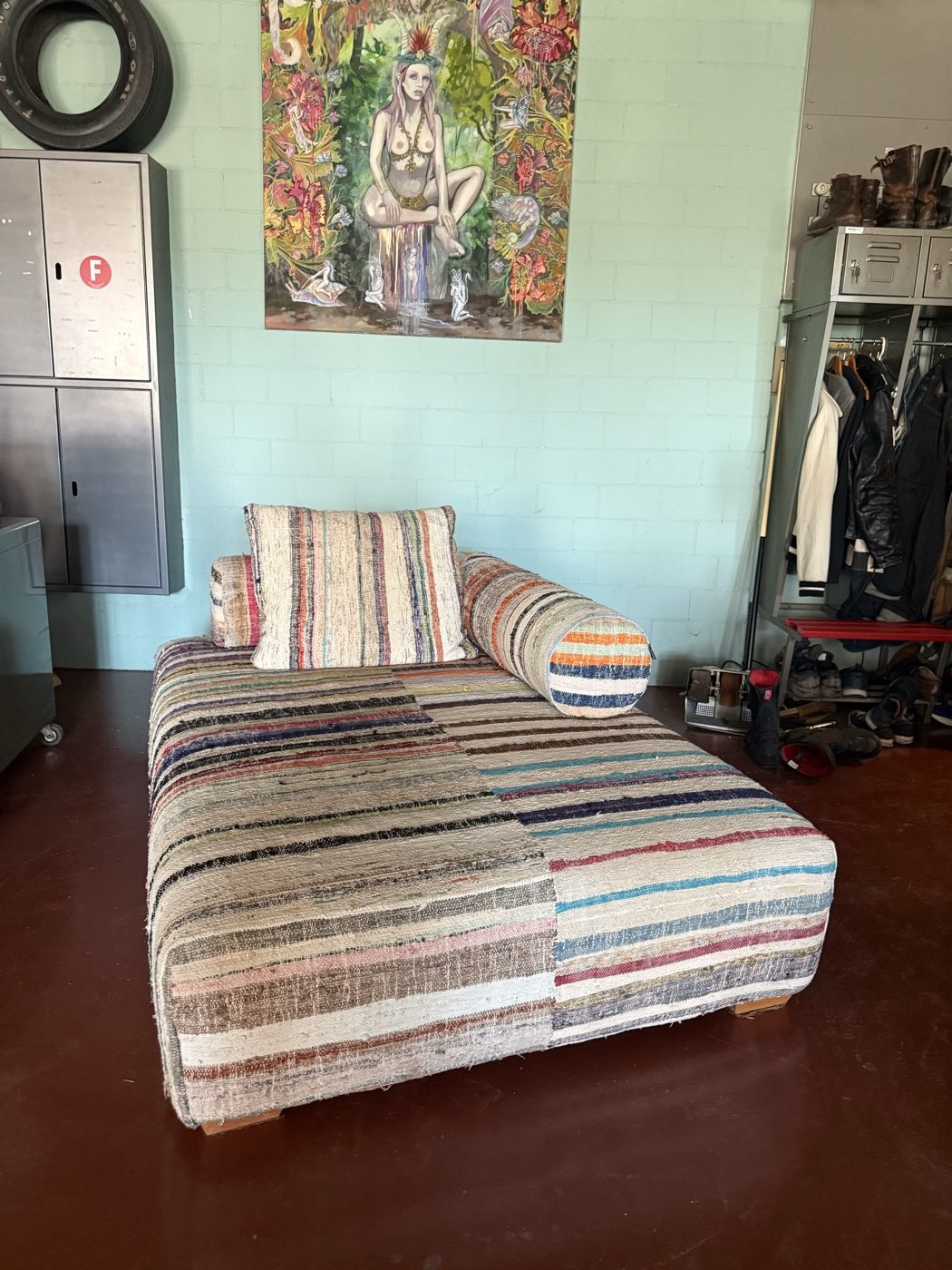 Bullfrog-Liege mit Kelim-Patchwork