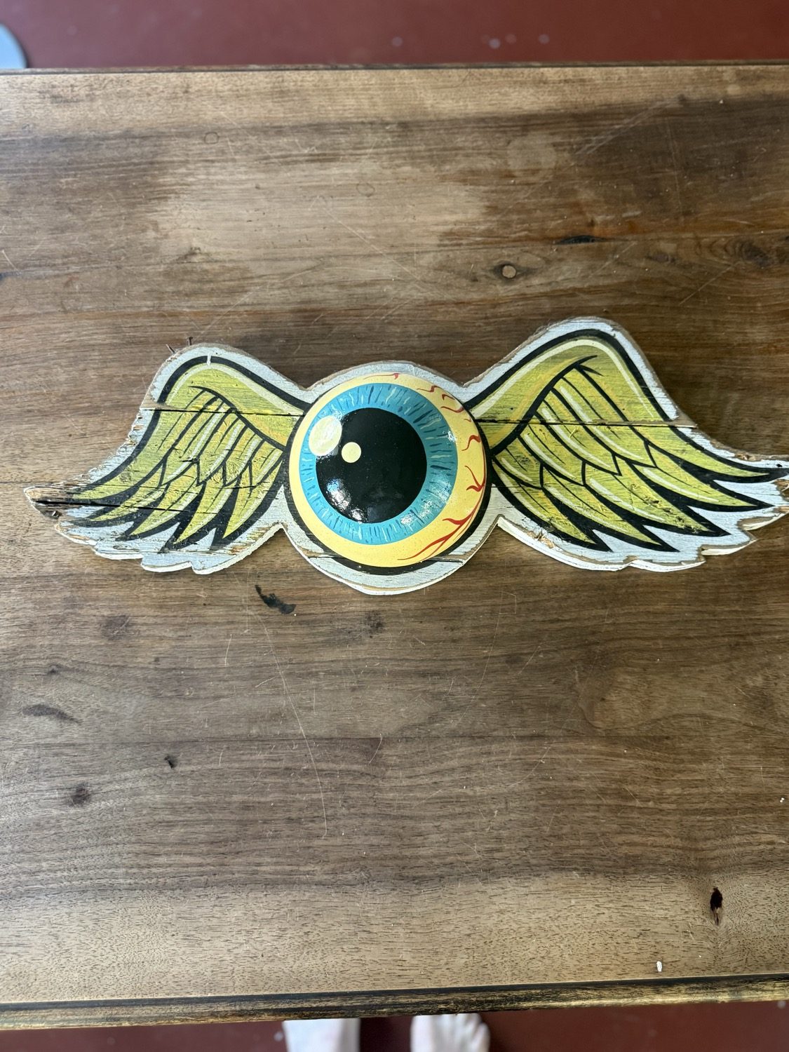 Flying Eyeball, Wandobjekt aus Holz, handbemalt