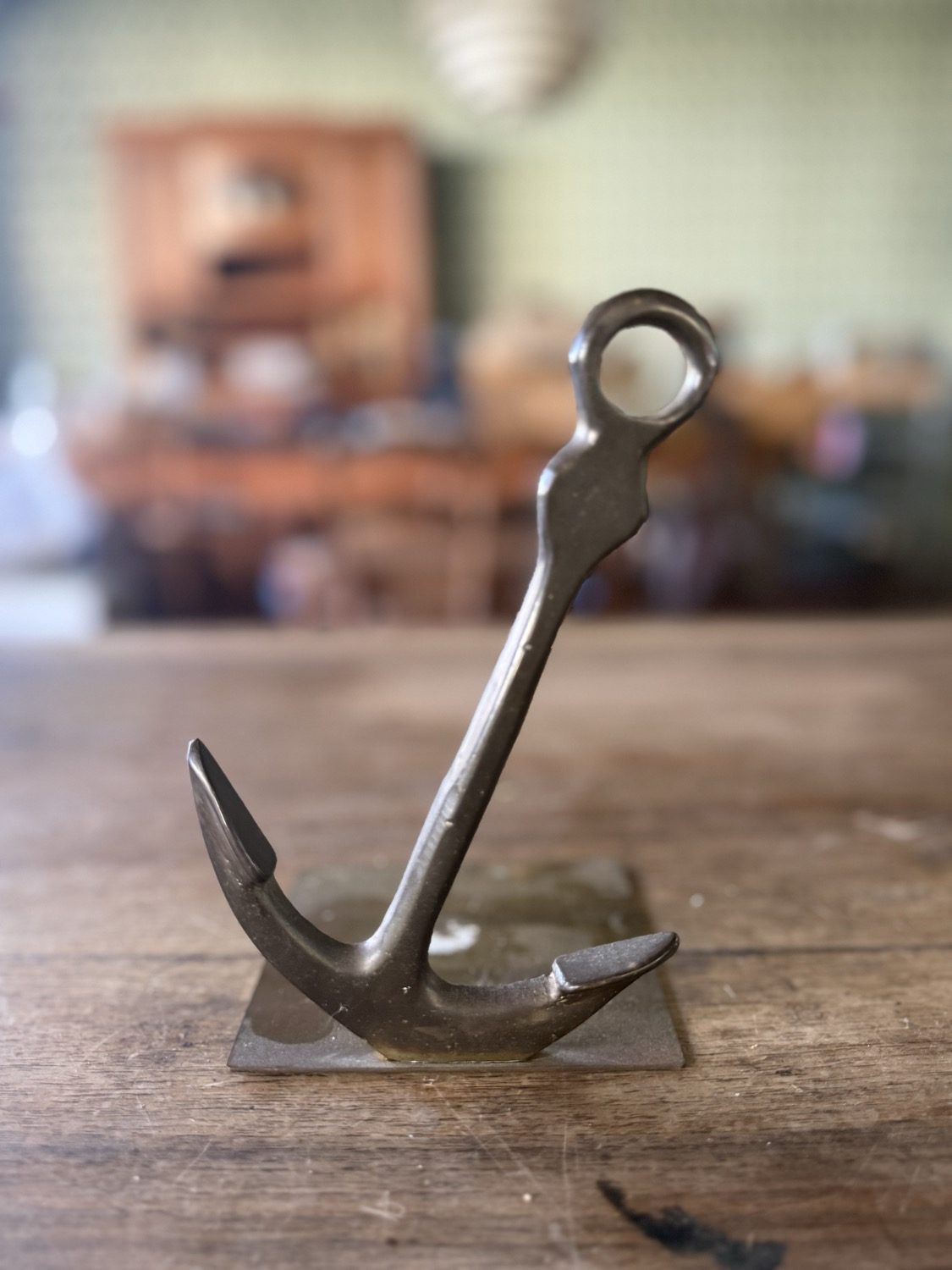 Buchstütze mit Messing-Anker