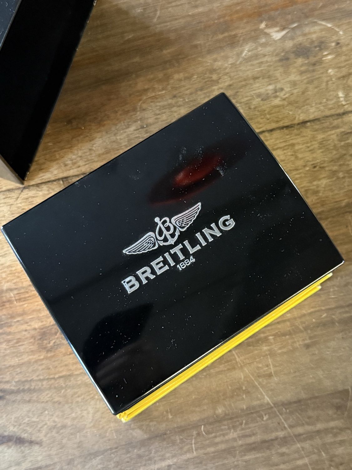 Breitling Uhrenetui aus Bakelit — ohne Uhr