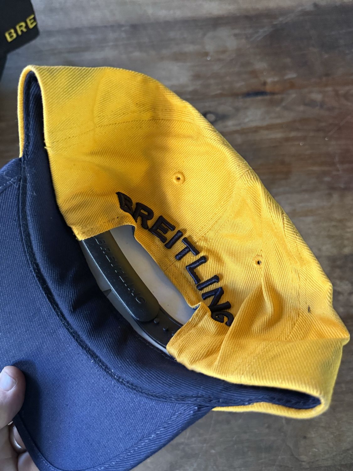 Breitling Cap «Navitimer», gelb mit blauem Schirm