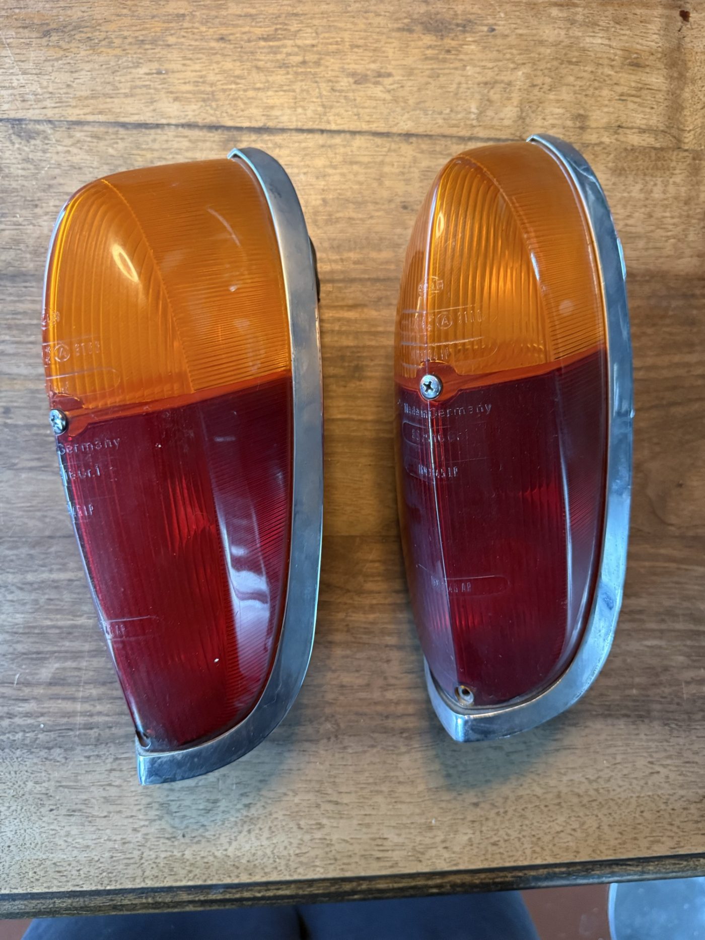 Paar VW-Kaefer-Heckleuchten – Chromring, Made in Germany