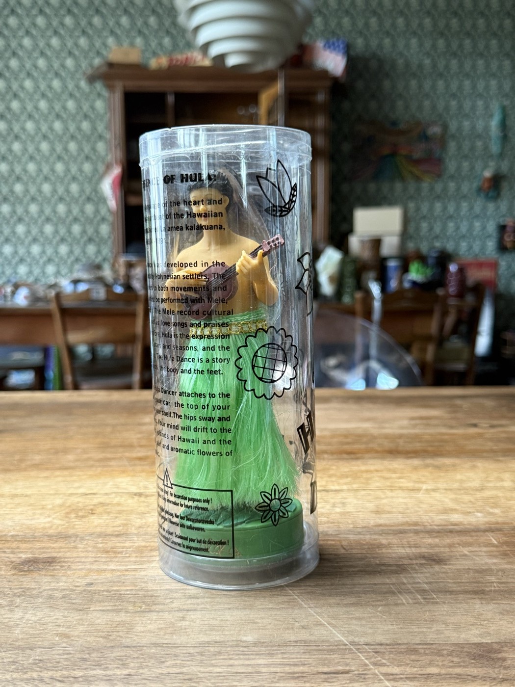 «Swinging Hula Dancer» in der Tube