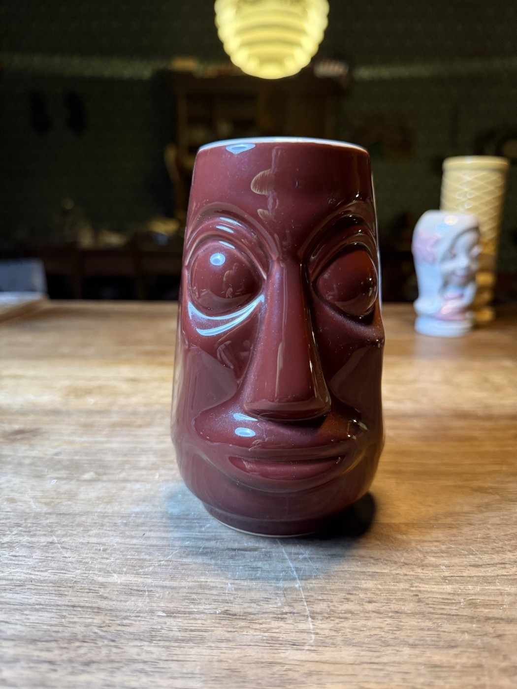 Moai-Mug, oxblutrot