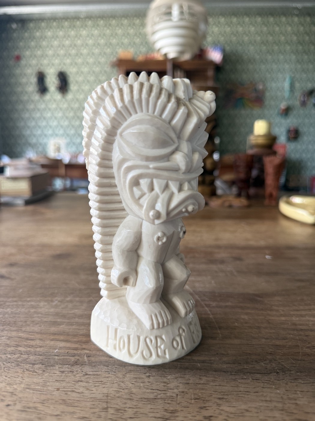 «House of Freaks» Tiki-Figur, weiss