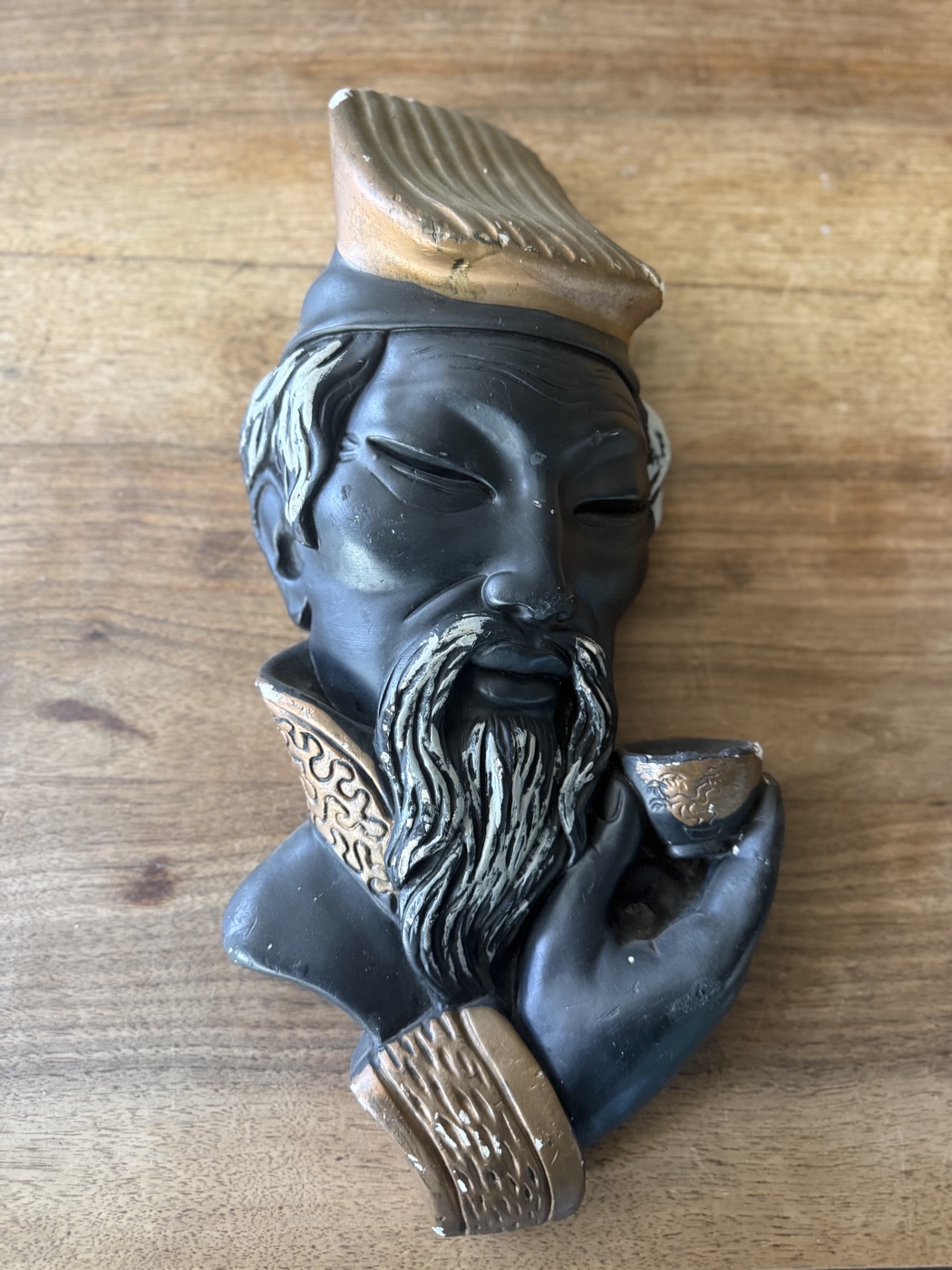 Wandmaske · alter Mann mit Pfeife und Kappe