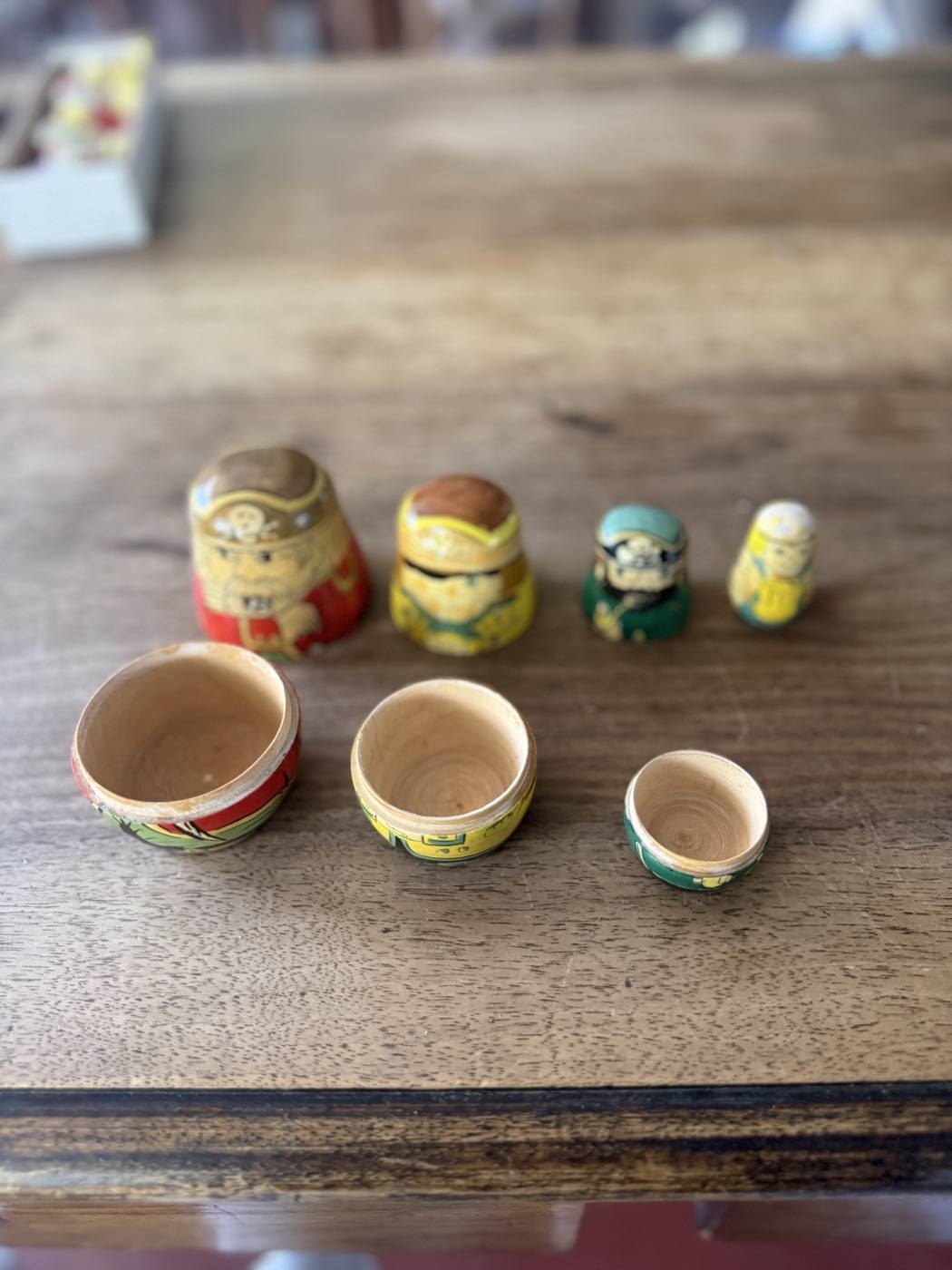 Matrjoschka · Satz ineinander gesteckter Figuren