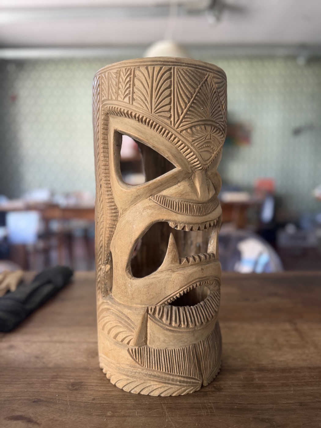 Tiki-Windlicht aus Bambus