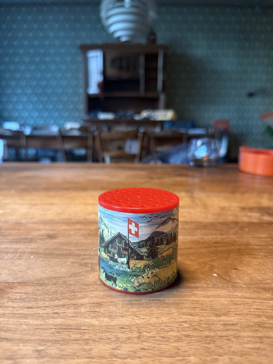 Blechdose mit Schweizer Motiv und Streudeckel