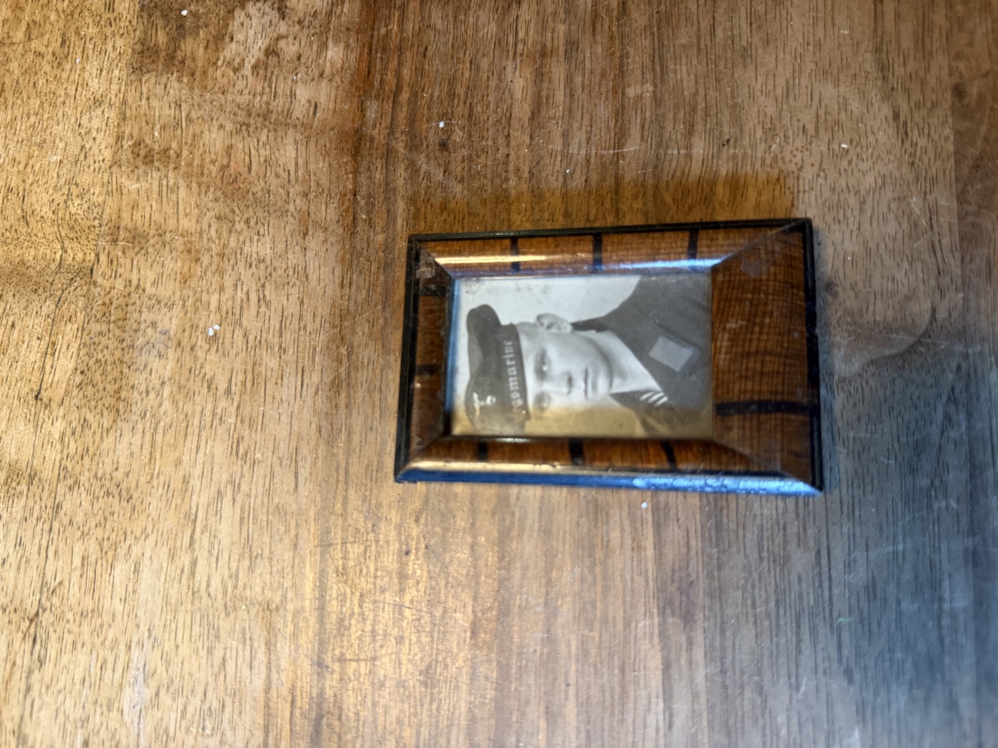 Kleines Portraitfoto im Rahmen, mit Etui
