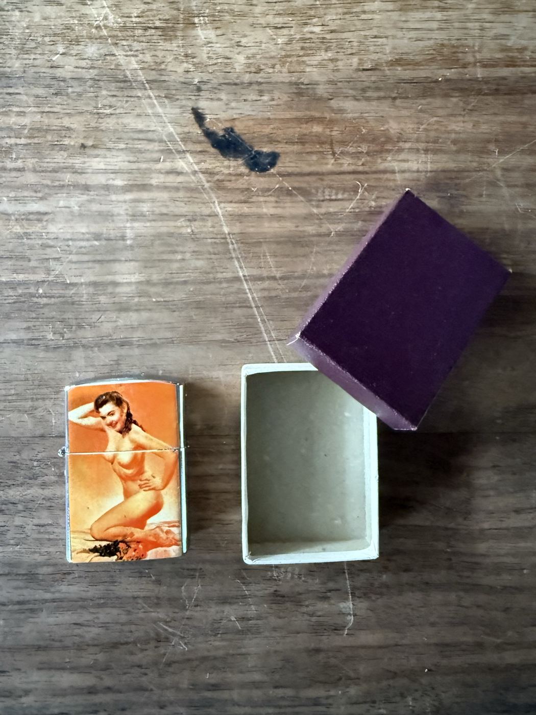 Feuerzeug «liegend, orange»