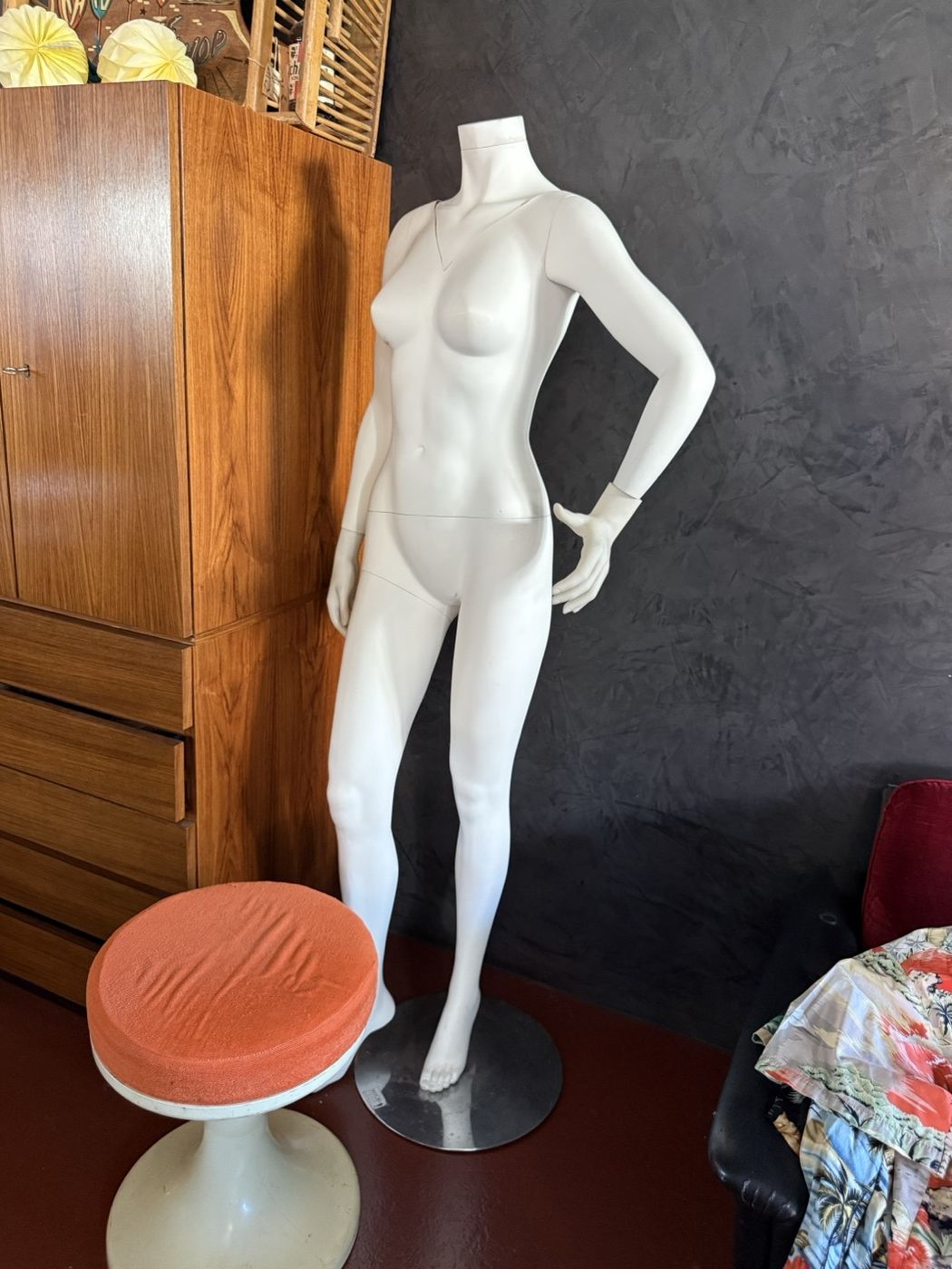Schaufensterpuppe · ganze Figur