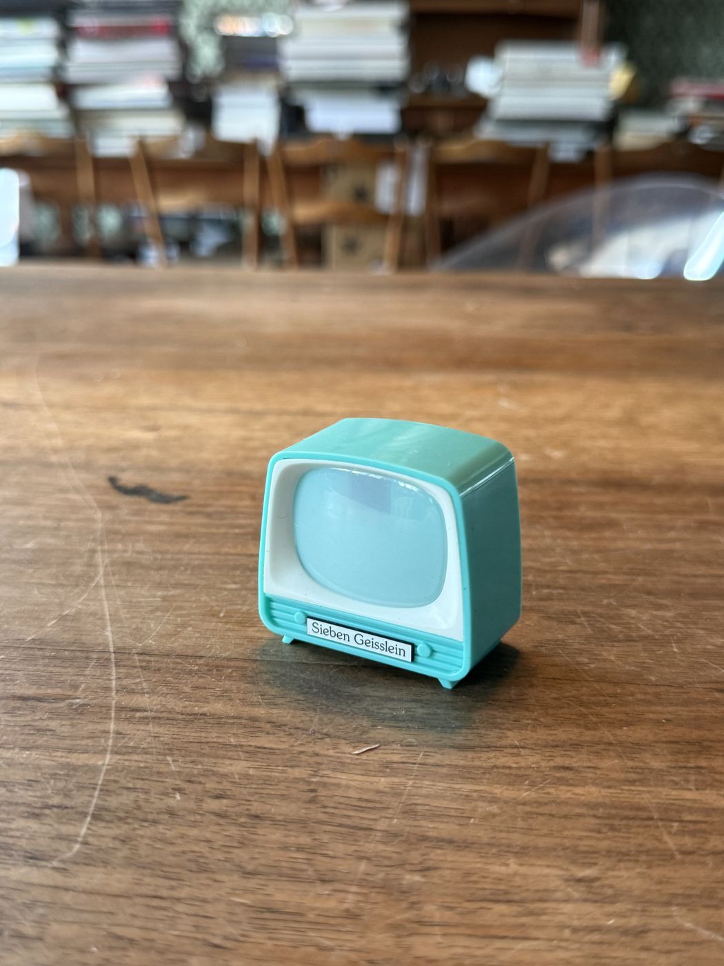 Guckkasten-Fernseher «Sieben Geisslein» · türkis