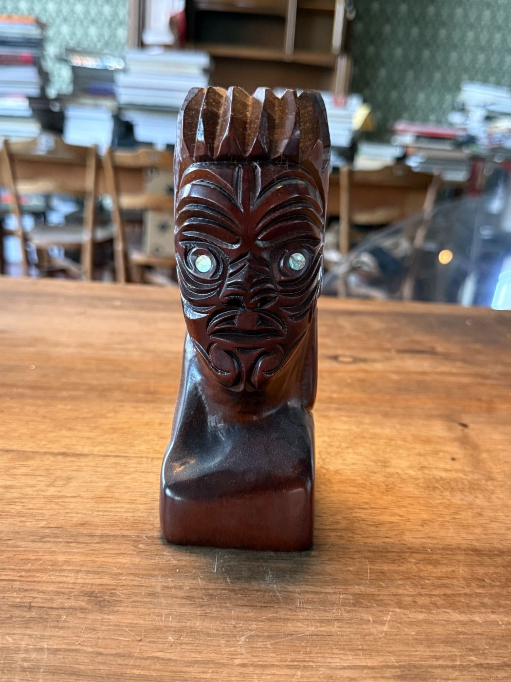Tiki-Figur mit Federkrone · 19 cm