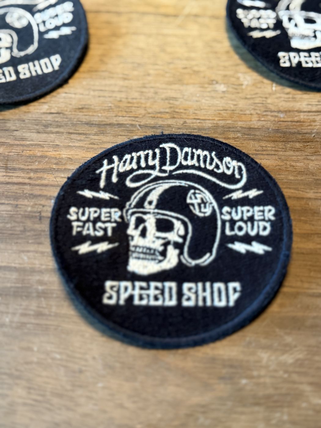 Aufnäher «Harry Damson Speed Shop» · drei Stück