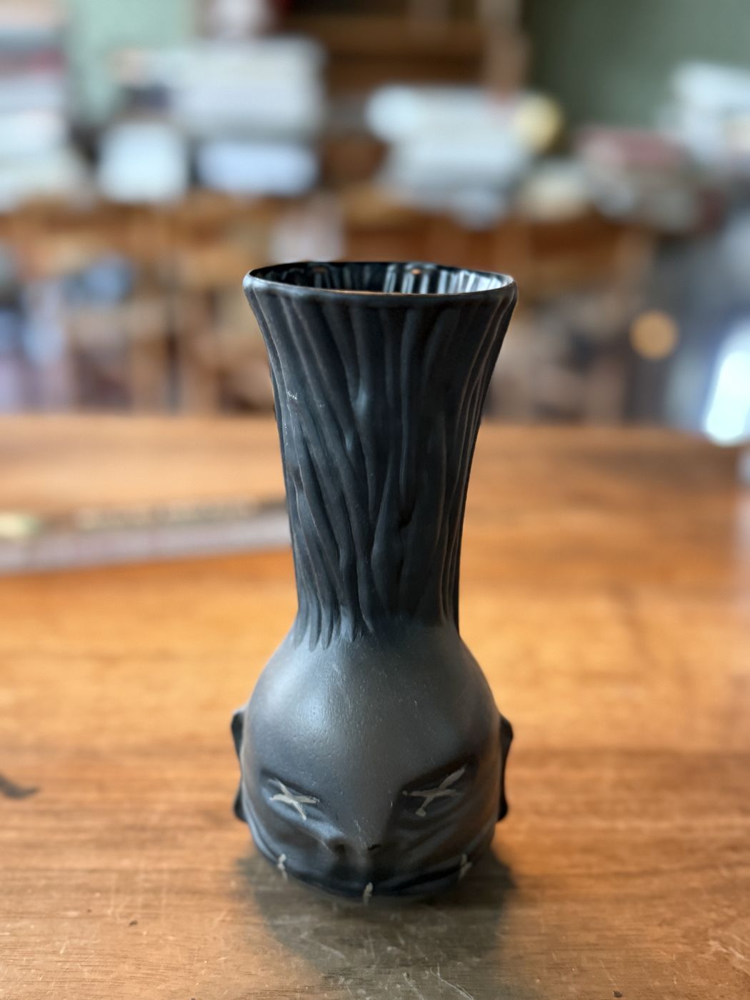 Deadhead-Rum Tiki-Becher · brauner Kunststoff