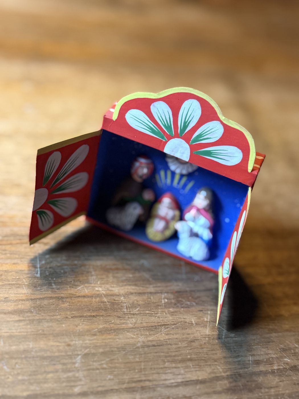 Retablo · Klappkasten mit Krippenszene