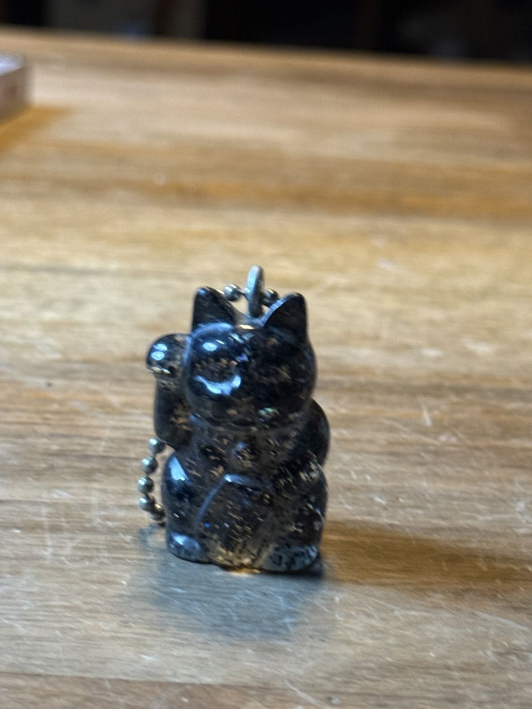 Winkekatze (Maneki-neko) · Kunstharz mit Glitzer