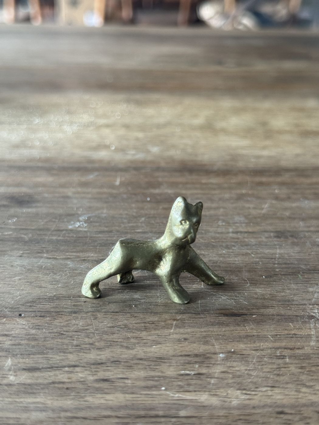 Winzige Messingfigur · Hund