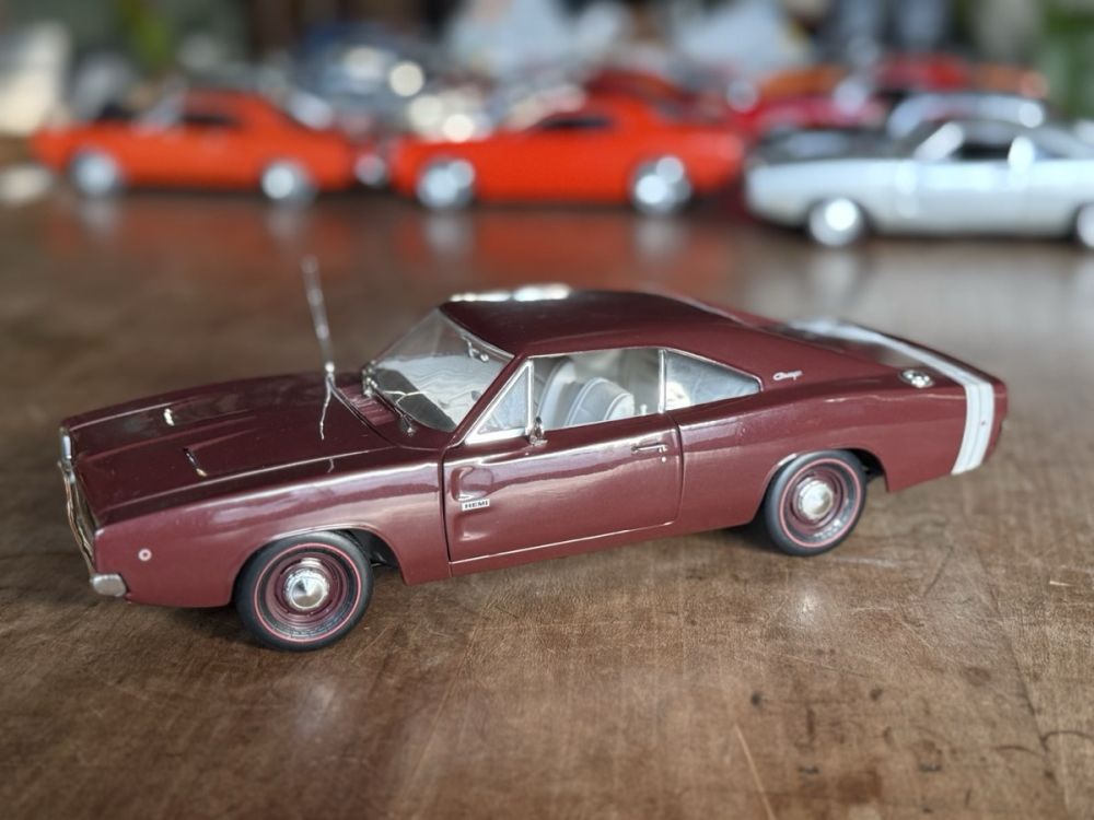 Dodge Charger R/T 1968, Bordeaux